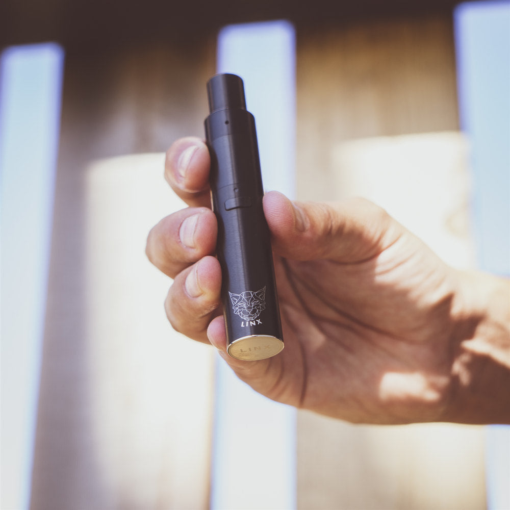 Linx Blaze is healthiest wax pen on the market. Build of stainless steel, quartz chamber and glass mouthpiece.